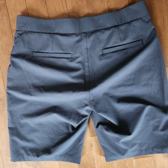 3/$15 SALE!!! 😎 Lole sport bermudas - Picture 3 of 3